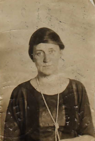 A photo of Grace Schenck from her passport in 1924.
